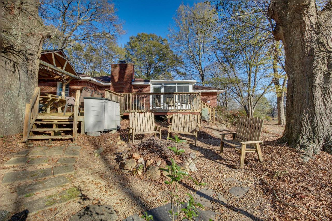 Bright Cartersville Home With Fire Pit And Sunroom! Exterior photo