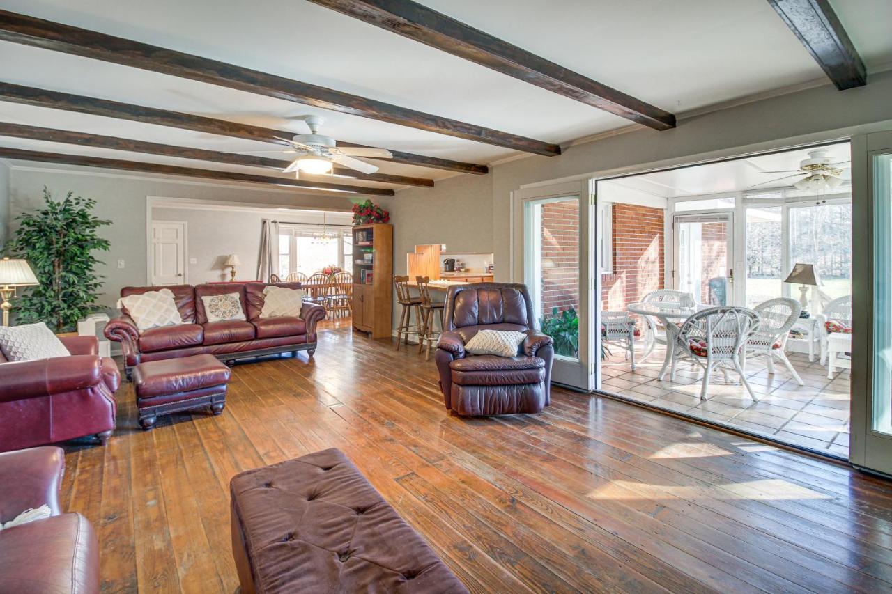 Bright Cartersville Home With Fire Pit And Sunroom! Exterior photo