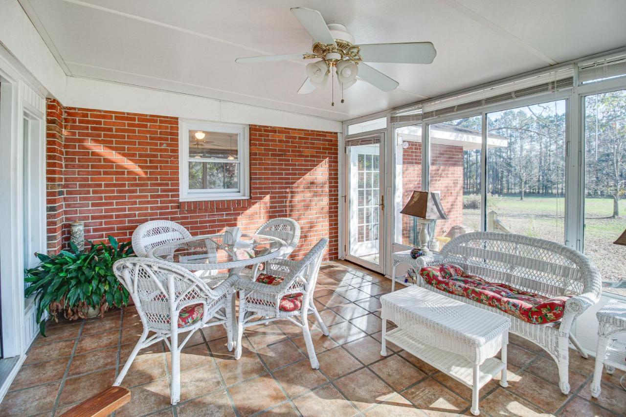 Bright Cartersville Home With Fire Pit And Sunroom! Exterior photo