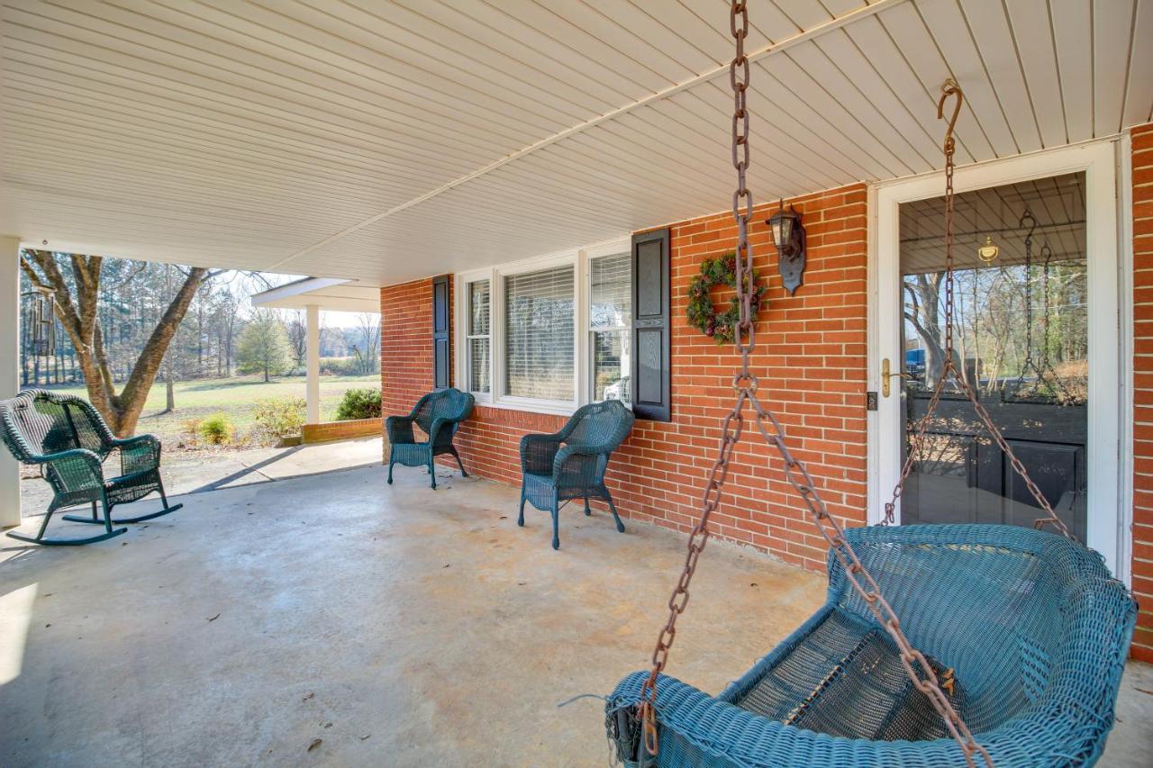 Bright Cartersville Home With Fire Pit And Sunroom! Exterior photo